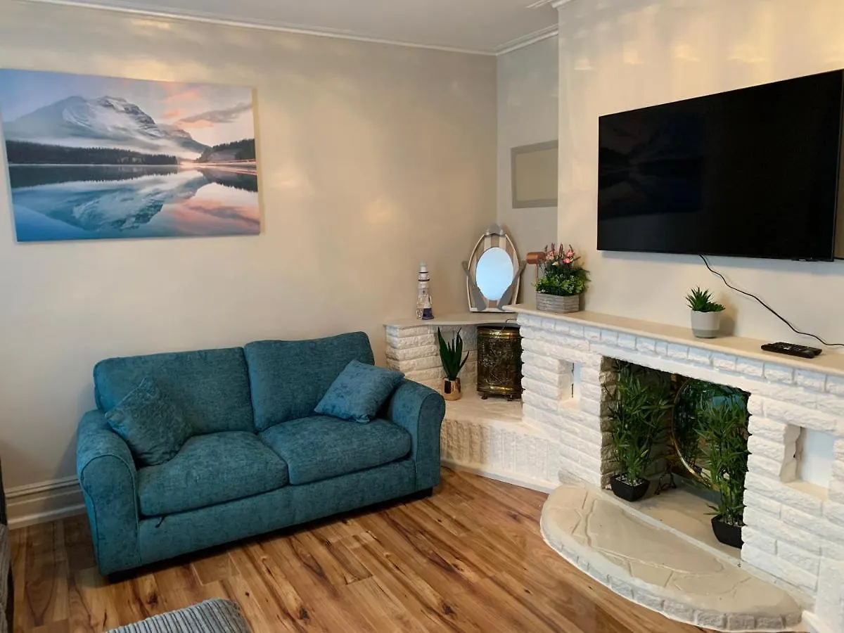 Holiday home Fantastic Villa Bournemouth - Spa, Parking, Garden