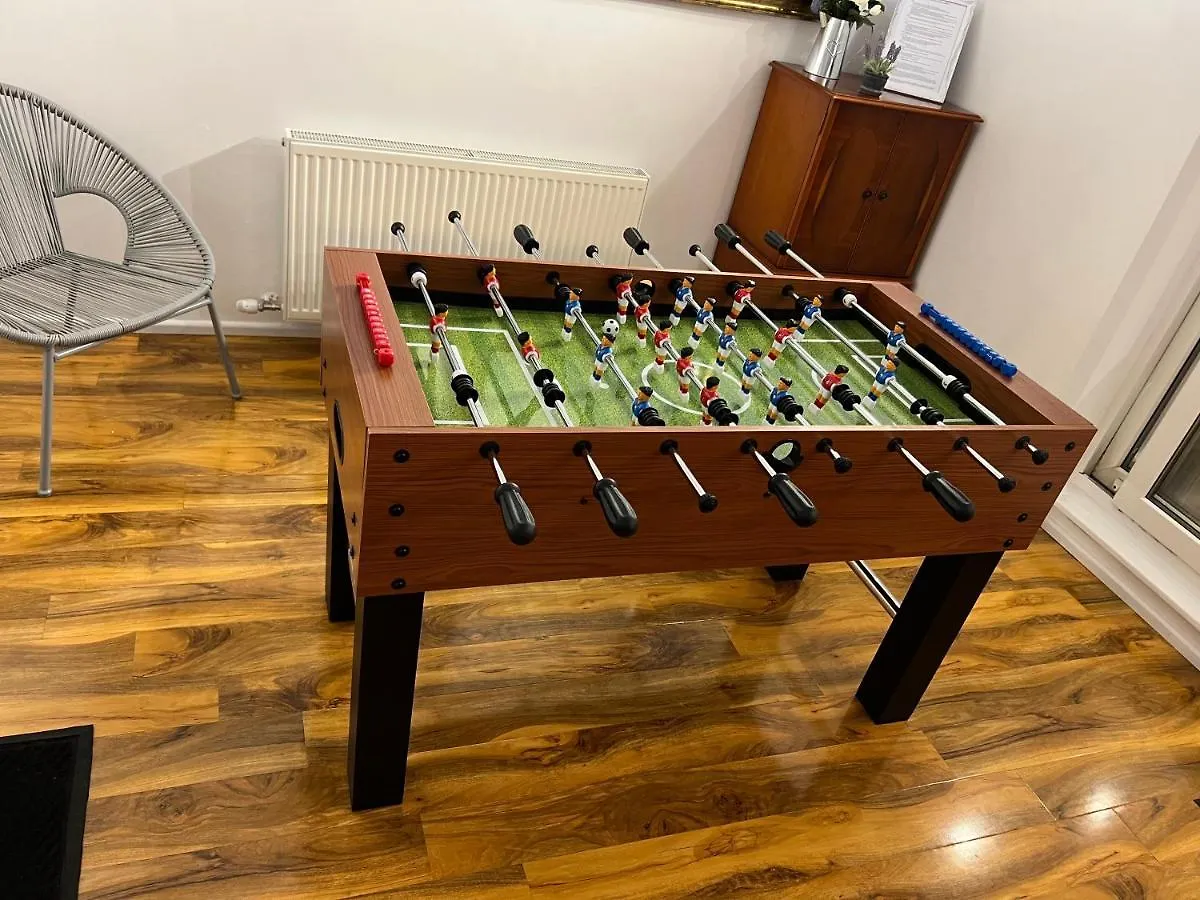 Fantastic Villa Bournemouth - Spa, Parking, Garden 0*,  United Kingdom
